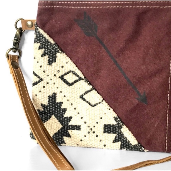 New Handmade Upcycled Aztec Genuine Leather Details Clutch Pouch Wristlet - Picture 3 of 7